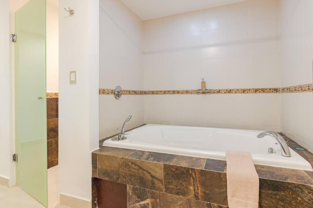 Encantadora Suite Super Amplia En Colibri Playa Del Carmen Extérieur photo